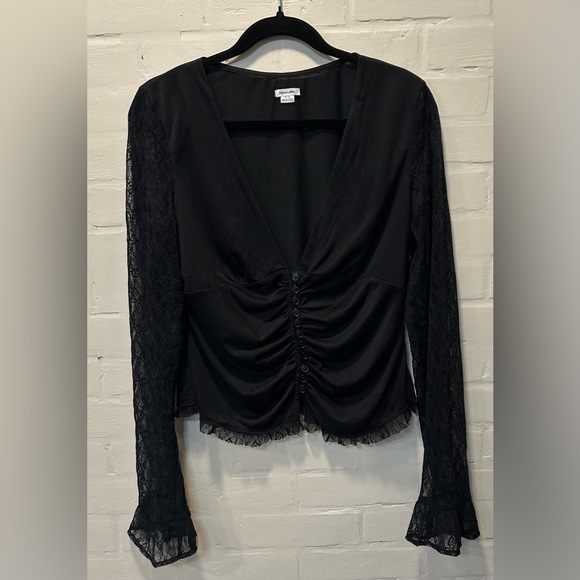 UO Kimchi Blue “Arabella” Black Ruched Lace Button Front Gothic Y2K Blouse XL - Picture 3 of 9